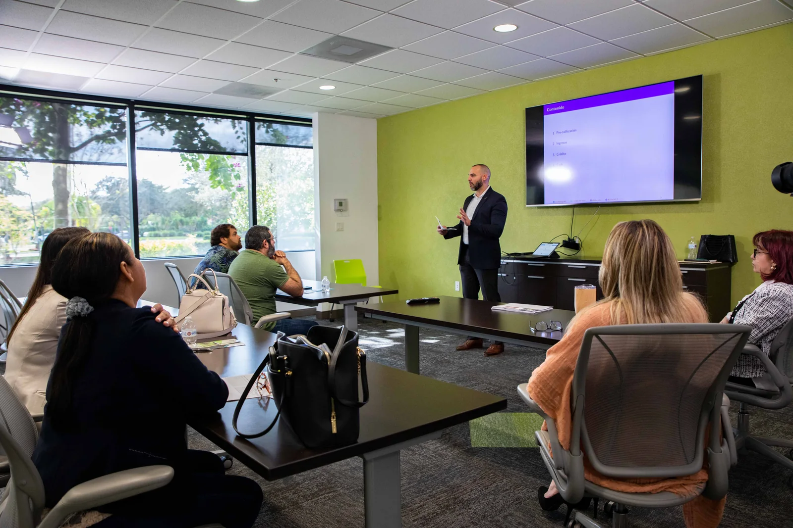 Real estate education seminar in Florida, photograph 1 of 75.